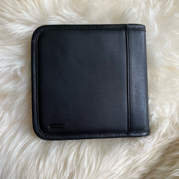 Vintage COACH Black Leather CD/DVD Zippered Leather Case/Wallet. *NEW* - Picture 2 of 5